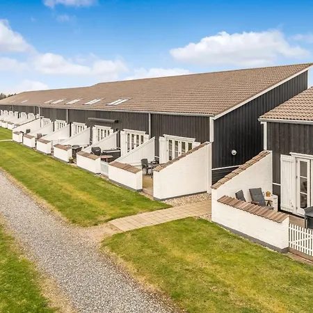 Melvin - 50m To The Fjord By Interhome *