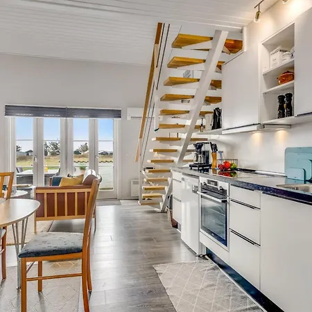 Melvin - 50m To The Fjord By Interhome *